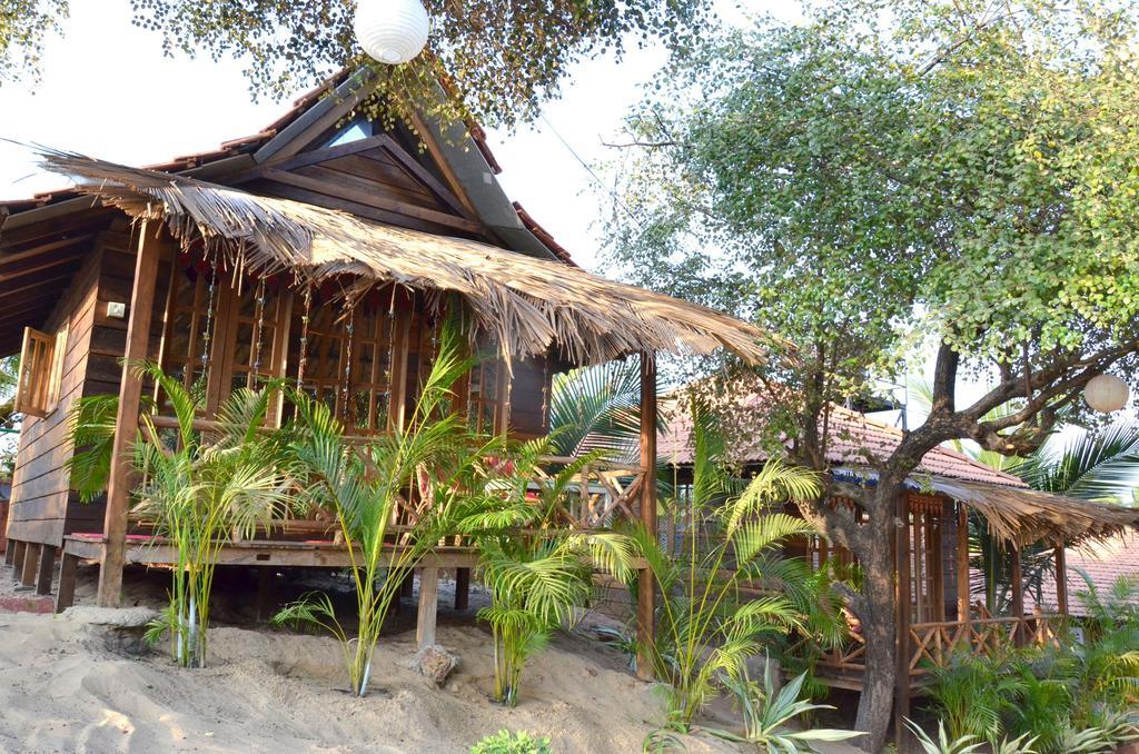 Little India Beach Cottages บากา ภายนอก รูปภาพ