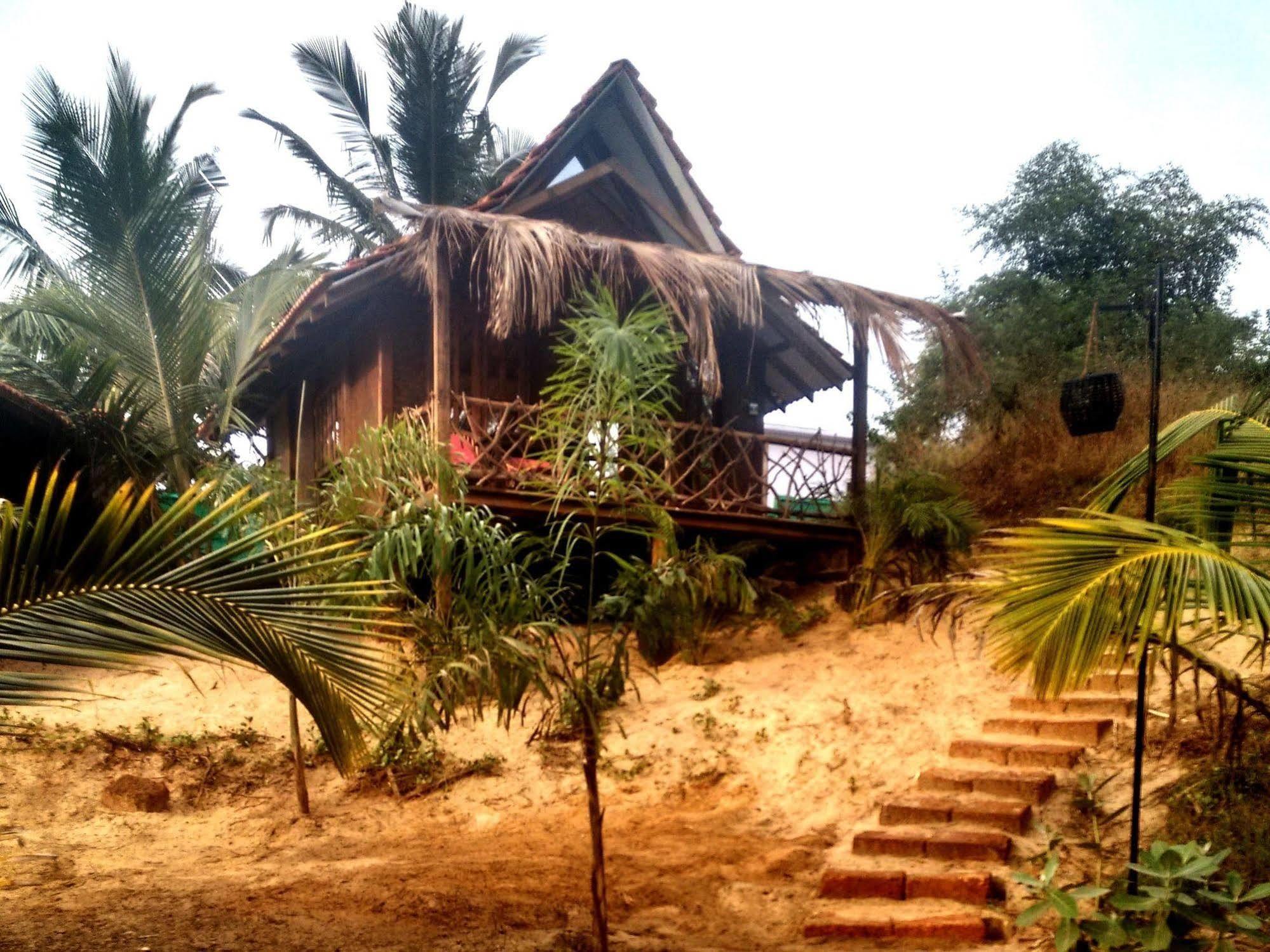 Little India Beach Cottages บากา ภายนอก รูปภาพ